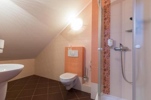 Koupelna v ubytování Hotel Skalite Spa & Wellness