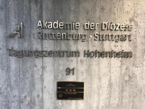Certificato, attestato, insegna o altro documento esposto da Akademie der Dioezese