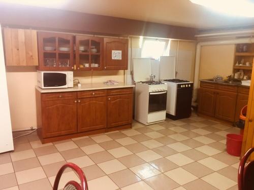 Dapur atau dapur kecil di Rózsakert Panzió