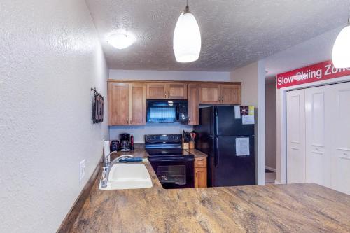 Brighton Condo #209 – Photos 5