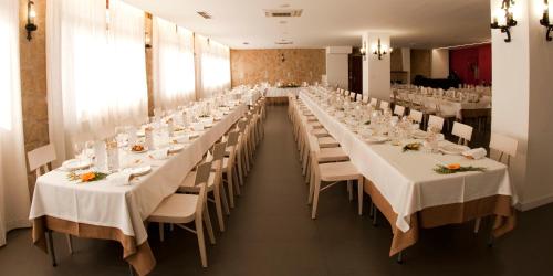 Restoran atau tempat lain untuk makan di Hotel Jatorrena