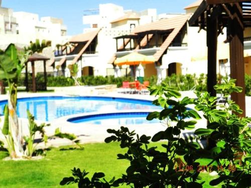 Marseilia Beach 3 Families Only