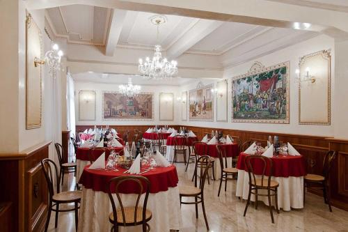 Restaurace v ubytování Nouvel Hotel Des Bains