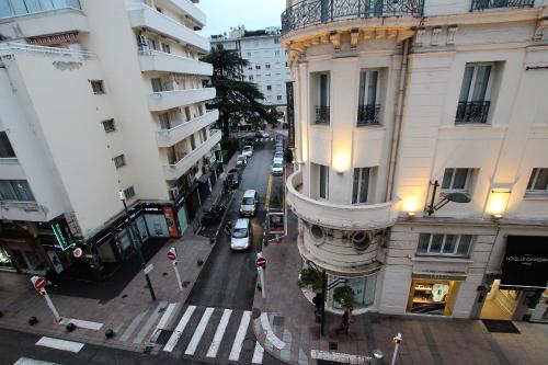 RUE D'ANTIBES CENTER