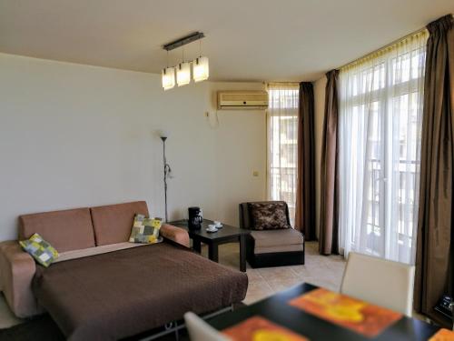Χώρος καθιστικού στο AKB Apartment Sea View