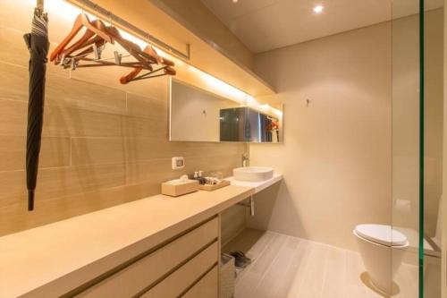 Vonios kambarys apgyvendinimo įstaigoje Veranda Residence Pattaya by IN