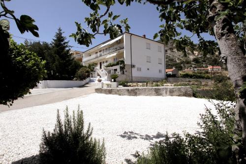 Apartment Carmen