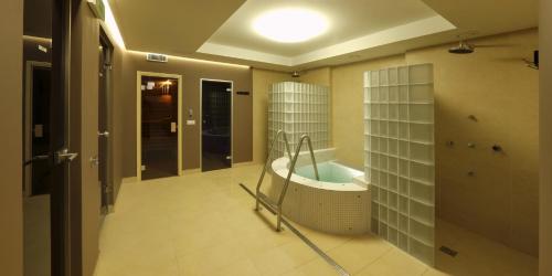 Et badeværelse på Esmarin wellness hotel