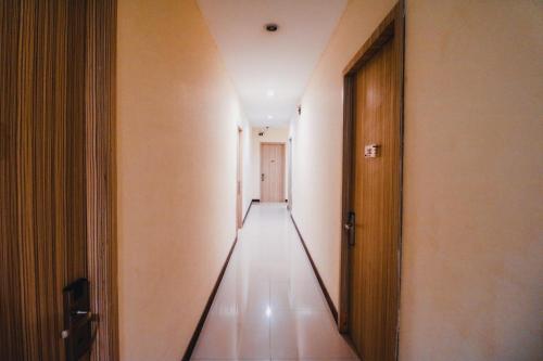 Φωτογραφία από το άλμπουμ του RedDoorz Plus near Sultan Hasanuddin Airport σε Μακασάρ