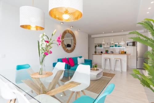 Stunning Spacious City Apartment with free parking