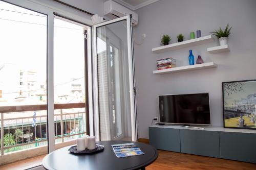 Gazi Discrit Next To Subway