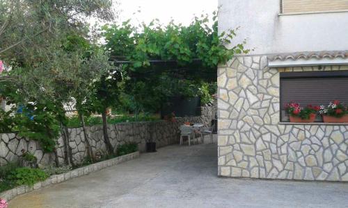 Gallery image of Apartman Tri palme in Gabonjin