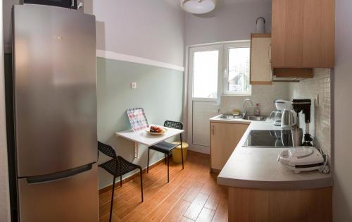 Gazi Discrit Next To Subway