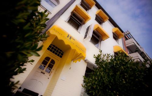 Hotel Carlton Mayfair, Düsseldorf – Updated 2023 Prices