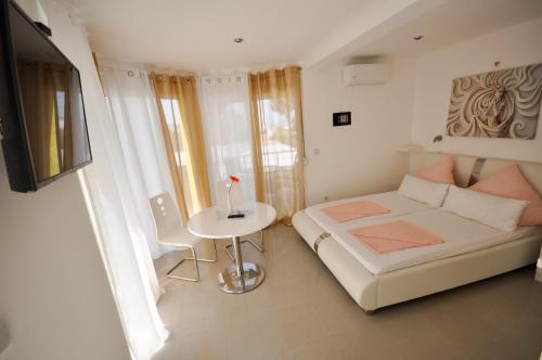 Gallery image of Villa Medusa Apartments in Dobra Voda