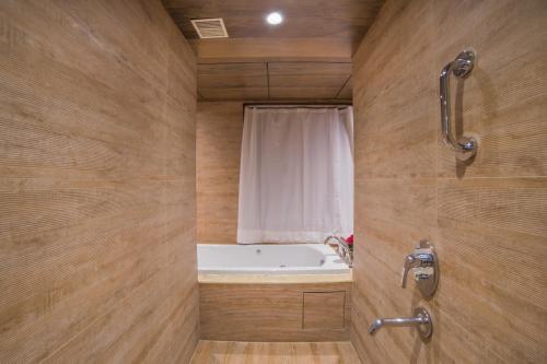 Un baño de Ramoji Film City- Sitara Luxury Hotel