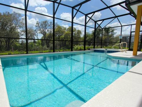 Beautiful Solterra Resort 5 Bed 5 Bath Pool Home, Davenport, United States