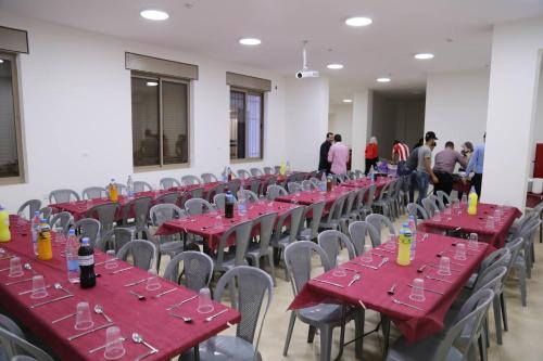Restaurant o un lloc per menjar a Alrowwad Guest House
