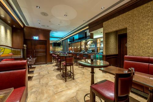 Лаундж или бар в Gulf Inn Hotel Al Nasr Formerly Roda Links Al Nasr