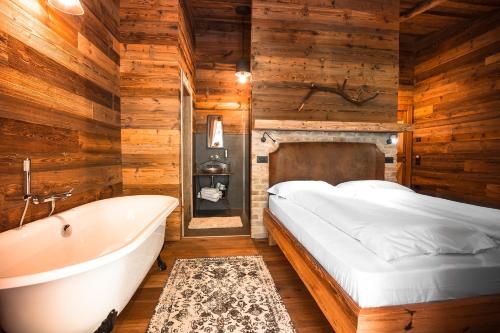 Koupelna v ubytování LMC Guesthouse