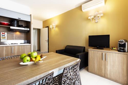 Le Residenze del Centroにあるキッチンまたは簡易キッチン