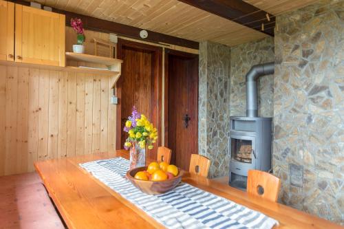 Nhà bếp/bếp nhỏ tại Chalet Gorenjka - Velika planina