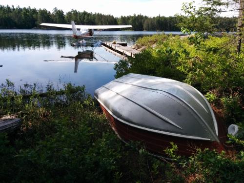 Fly-in Sinclair Lake Cabin – Photos 4