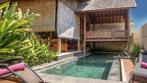 Πισίνα στο ή κοντά στο Intan Mutiara Sanur Beach Villa