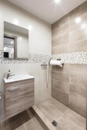 Valaoritou Studio Rodamanthi