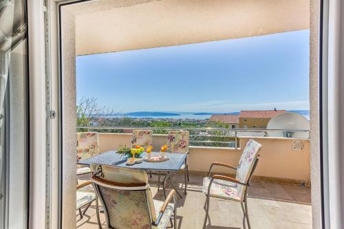 Modern apartment with heated pool&sea view