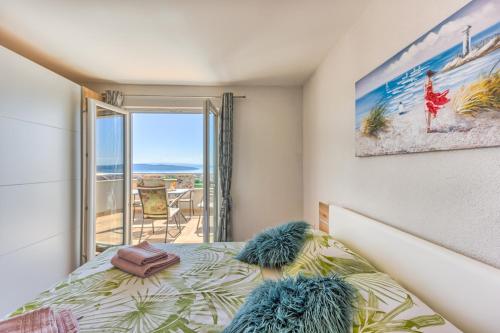 Modern apartment with heated pool&sea view