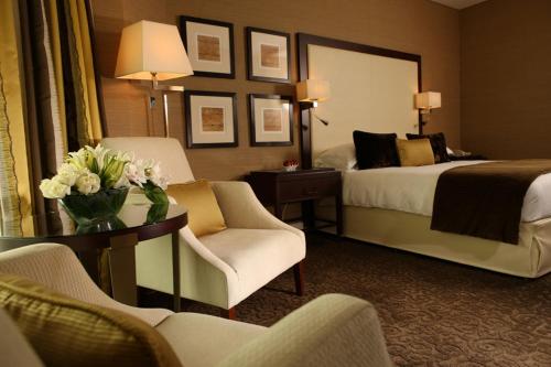 Mövenpick Grand Al Bustan Image