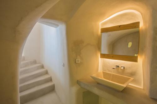 Ένα μπάνιο στο Chic Hotel Santorini