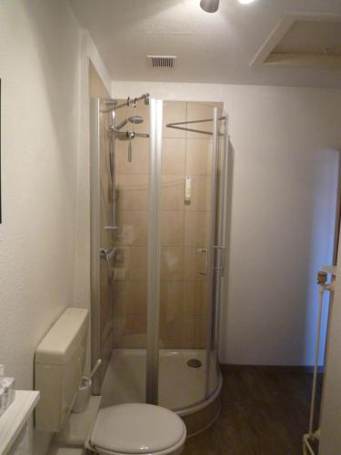 Un baño de Mooi Hotel Garni