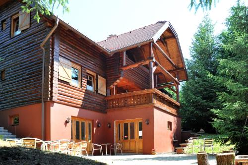 El edificio en el que está the country house