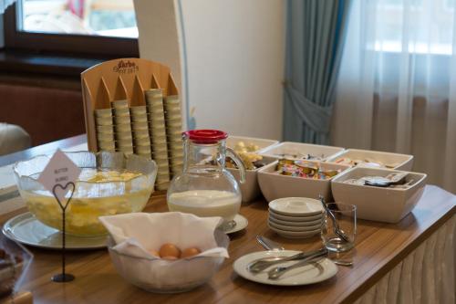 Afbeelding uit fotogalerij van Hotel Mirabell in Campo Tures