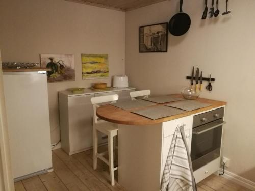Кухня или кухненски бокс в Ullabo Gårdshus