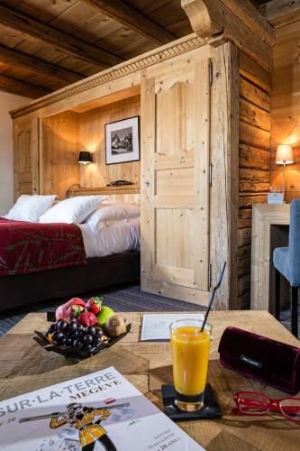 Ein Bett oder Betten in einem Zimmer der Unterkunft Fer à Cheval