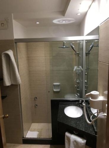 Koupelna v ubytování Hotel London Palace
