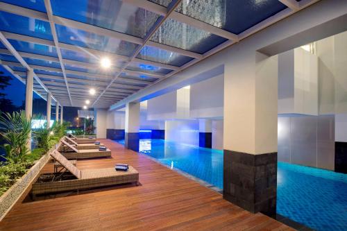 The swimming pool at or close to The Atrium Hotel & Resort Yogyakarta