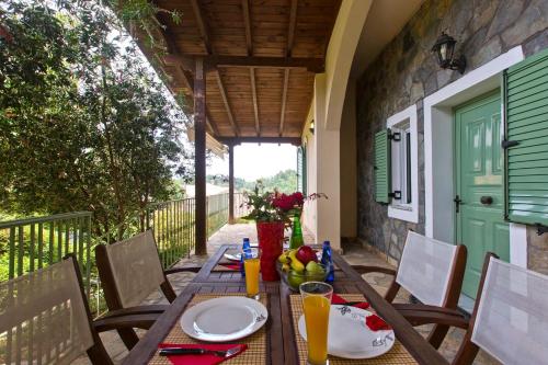Achilles Country House