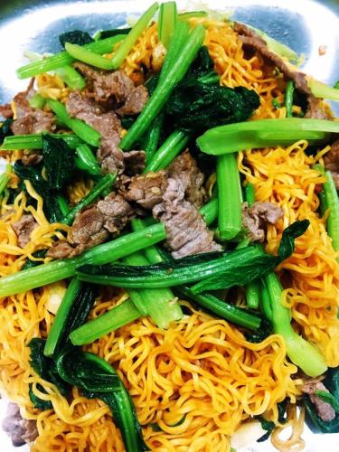 Makanan di atau berdekatan hotel
