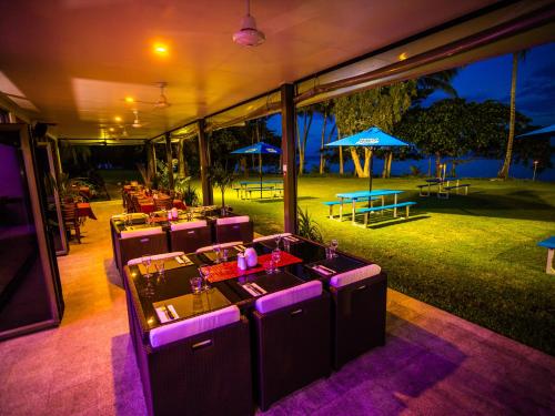 Bazén v ubytování King Reef Resort nebo v jeho okolí