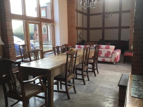 A restaurant or other place to eat at Alne Park 