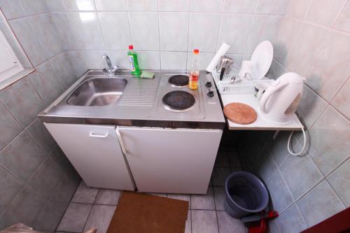 Dapur atau dapur kecil di Apartments Adna
