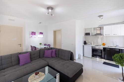 Green Paradise Apartments