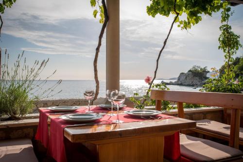 Poseydon Beach Bungalow