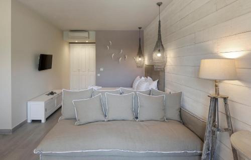 Gallery image of By the sea luxury suites in Limenas