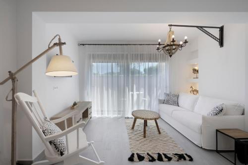 Gallery image of By the sea luxury suites in Limenas