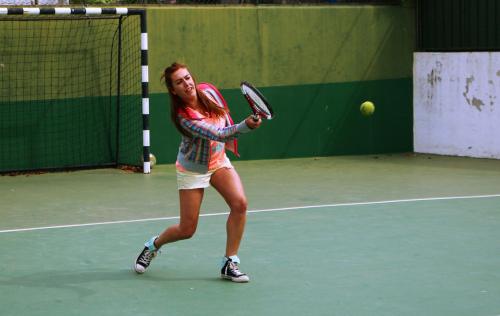 Tereni za tenis i/ili skvoš u sklopu objekta Manawa Camp ili u blizini